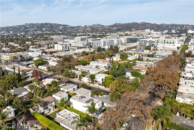 Detail Gallery Image 13 of 43 For 753 N Orange Dr, Los Angeles,  CA 90038 - 5 Beds | 3/3 Baths