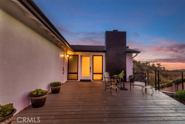 Detail Gallery Image 4 of 57 For 990 Meadowlark Dr, Laguna Beach,  CA 92651 - 3 Beds | 2 Baths