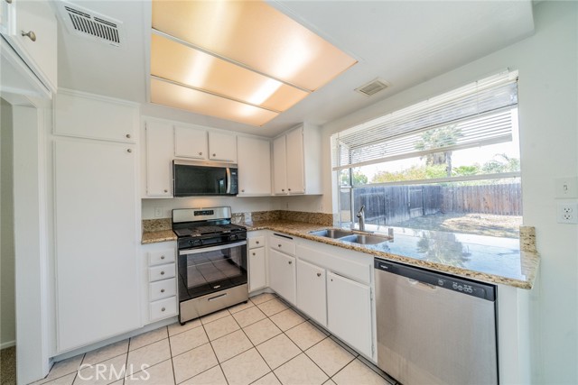 Detail Gallery Image 11 of 37 For 23607 Dracaea Ave, Moreno Valley,  CA 92553 - 3 Beds | 2 Baths