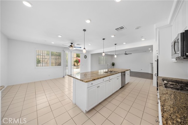 13218 Chatham Drive, Rancho Cucamonga CA: https://media.crmls.org/medias/61cc4639-a1e1-4bce-8459-c9c33074808f.jpg