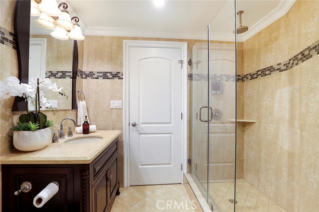 3654 Wrightwood Dr, Studio City CA: https://media.crmls.org/medias/61cc5401-0fda-4667-aa44-6605c7261646.jpg