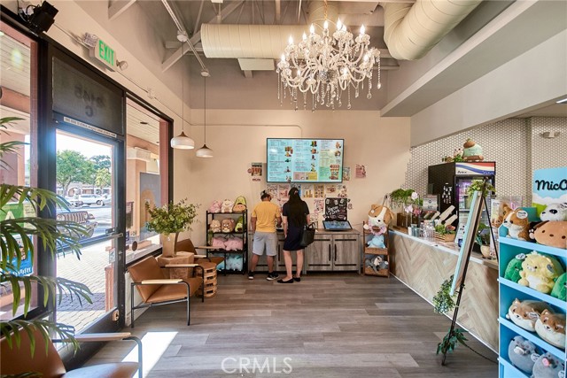 2145 Foothill Boulevard, La Verne CA: https://media.crmls.org/medias/61ccc022-2e17-49b9-a039-510e2c77fbbb.jpg