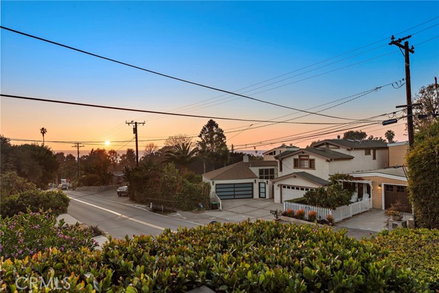 Detail Gallery Image 20 of 23 For 595 Bluebird Canyon Dr, Laguna Beach,  CA 92651 - 2 Beds | 2 Baths