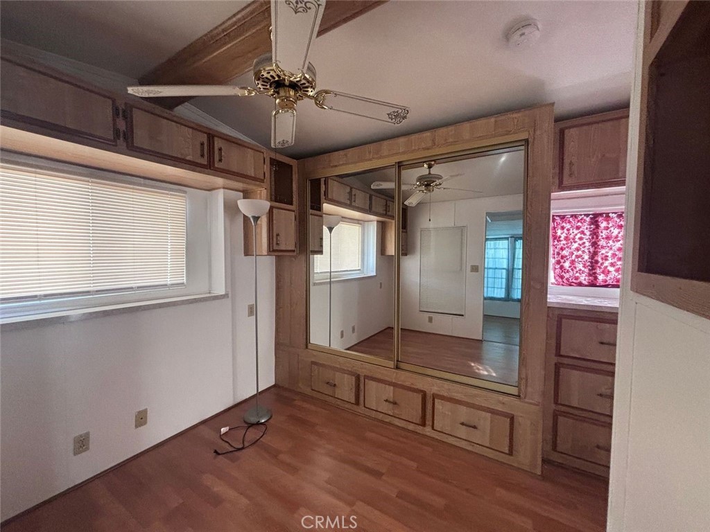 https://media.crmls.org/medias/61cf2de2-ac0d-4193-8312-60b892ebe0a4.jpg?preset=X-Large