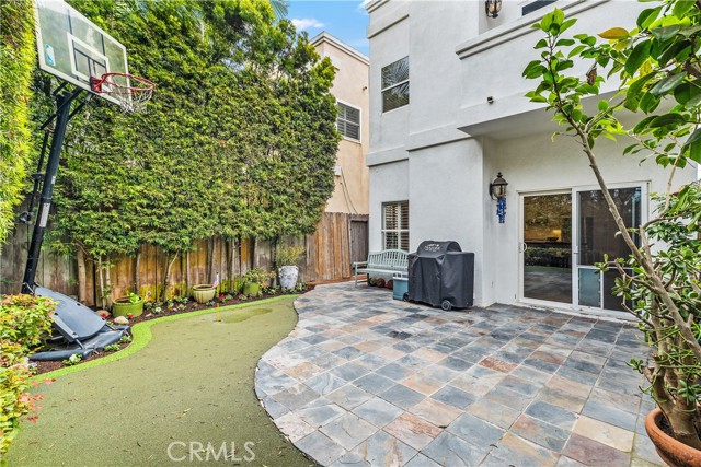 117 Alabama Street, Huntington Beach CA: https://media.crmls.org/medias/61d047b0-c72d-4c60-b6d0-e135017e9b9c.jpg