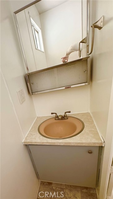 Detail Gallery Image 6 of 31 For 725 W Thornton, Hemet,  CA 91743 - 2 Beds | 1/1 Baths