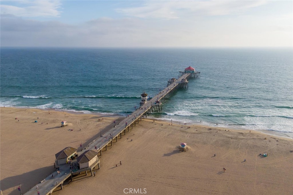 https://media.crmls.org/medias/61d0d28d-c260-4f41-8bcd-8a3210d5237b.jpg?preset=X-Large
