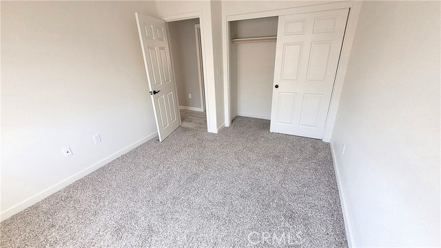 21109 Sioux Road, Apple Valley CA: https://media.crmls.org/medias/61d0dea9-4447-4a46-8069-437f3f04d096.jpg