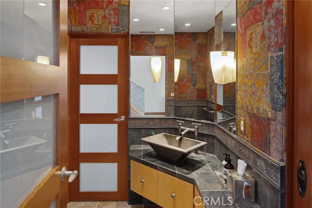 2278 Channel Rd Road, Newport Beach CA: https://media.crmls.org/medias/61d0eea8-eb84-40cf-af90-93f0a9cee93b.jpg