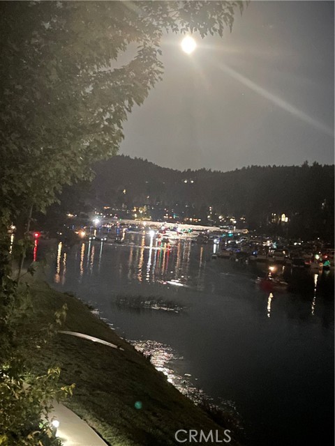 27657 Peninsula Drive, Lake Arrowhead CA: https://media.crmls.org/medias/61d1727d-c3e1-4771-be2f-cb028c4039e4.jpg
