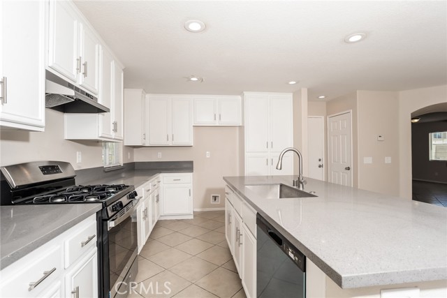 Detail Gallery Image 5 of 17 For 45529 36th St, Lancaster,  CA 93535 - 5 Beds | 3 Baths