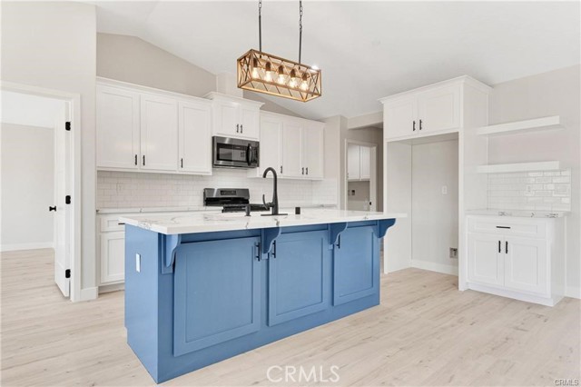 Detail Gallery Image 10 of 41 For 22562 Houston St, Apple Valley,  CA 92308 - 4 Beds | 2 Baths