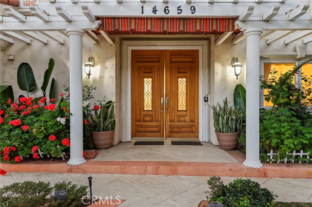 Detail Gallery Image 5 of 59 For 14659 Valley Vista, Sherman Oaks,  CA 91403 - 5 Beds | 4/1 Baths