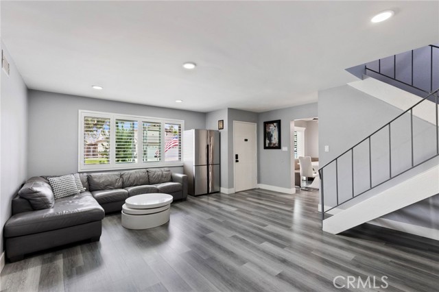 Detail Gallery Image 6 of 25 For 2215 E Avalon, Santa Ana,  CA 92705 - 3 Beds | 2 Baths