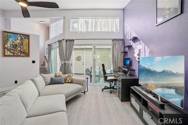 Detail Gallery Image 6 of 24 For 11377 Osborne Pl #13,  Sylmar,  CA 91342 - 2 Beds | 2/1 Baths