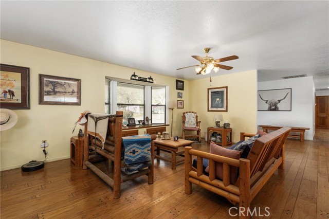 Detail Gallery Image 10 of 54 For 39500 Millwood #C,  Woodlake,  CA 93286 - 3 Beds | 2 Baths