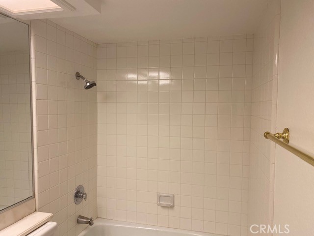 https://media.crmls.org/medias/61d399a0-089d-4f05-8046-cbf214eb229e.jpg?preset=X-Large