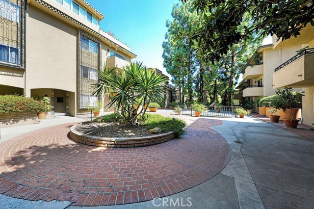 Detail Gallery Image 17 of 27 For 6702 Hillpark Dr #308,  Los Angeles,  CA 90068 - 2 Beds | 2 Baths