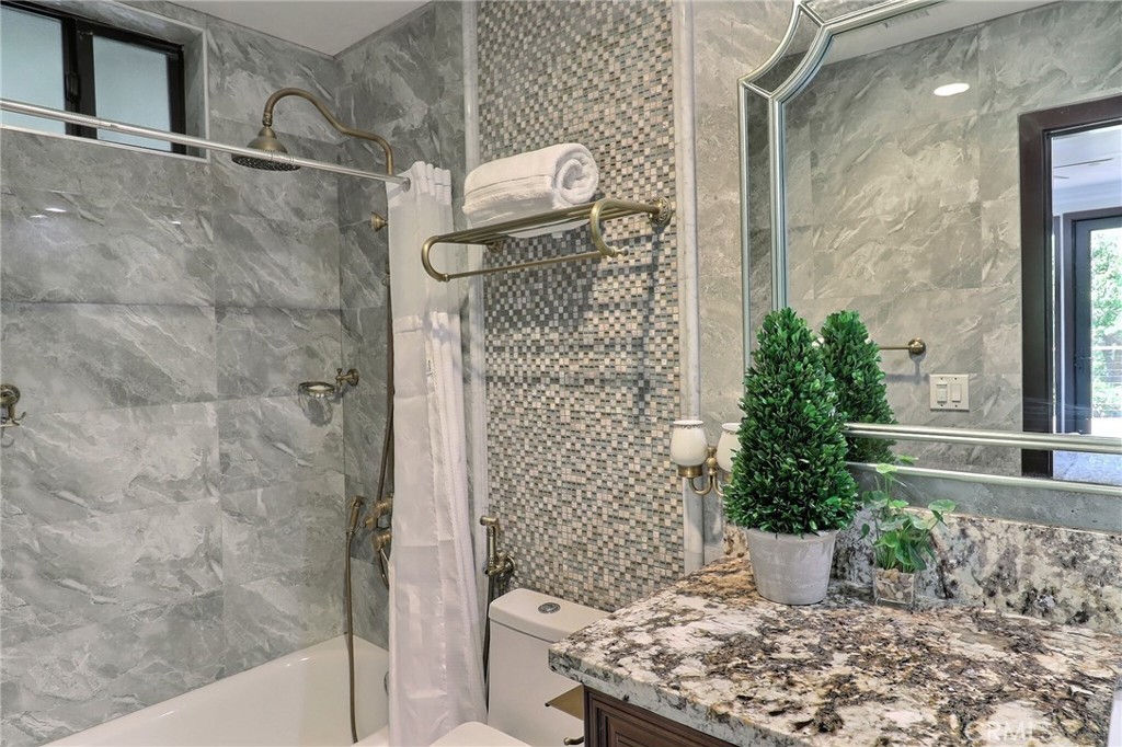 MLS #WS25153368 img 55