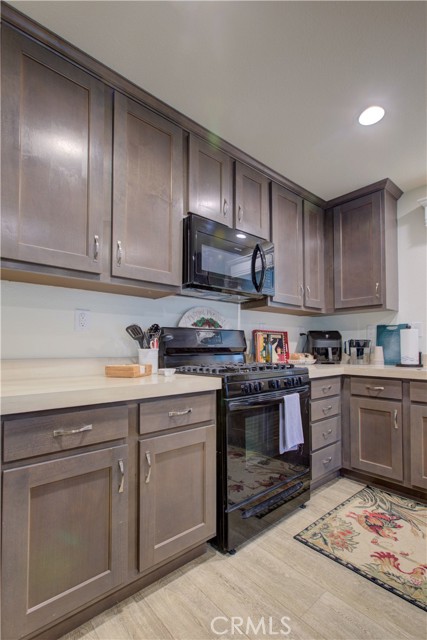 Detail Gallery Image 6 of 22 For 1568 Queen Way, Livingston,  CA 95334 - 3 Beds | 2 Baths