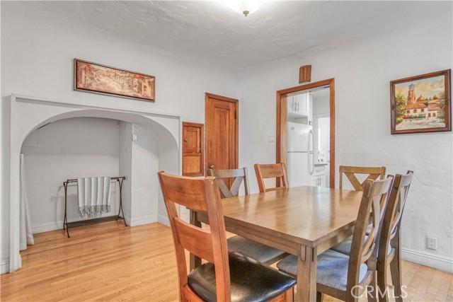 102 Bonito Avenue, Long Beach CA: https://media.crmls.org/medias/61d63317-af74-4fa2-84c4-7dd754d032dc.jpg