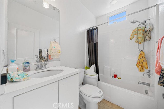 Detail Gallery Image 22 of 34 For 1118 Calle Montana, Montebello,  CA 90640 - 3 Beds | 2/1 Baths