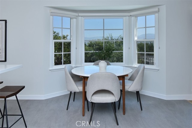 3753 Berry Drive, Studio City CA: https://media.crmls.org/medias/61d7015e-3248-446c-bc1c-d1f4c63418e3.jpg