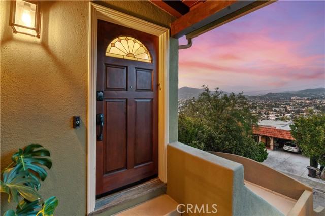 Detail Gallery Image 4 of 59 For 1411 Columbia Drive Dr, Glendale,  CA 91205 - 4 Beds | 2/2 Baths