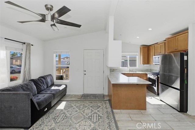 Detail Gallery Image 5 of 33 For 17640 Corkhill Rd #36,  Desert Hot Springs,  CA 92241 - 3 Beds | 2 Baths