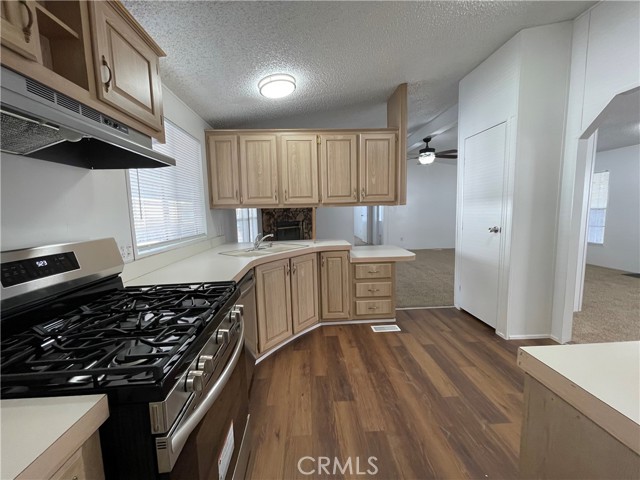 1301 Taft Highway, Bakersfield CA: https://media.crmls.org/medias/61d7c594-9dbe-4624-b1a8-0ff11e7874cd.jpg