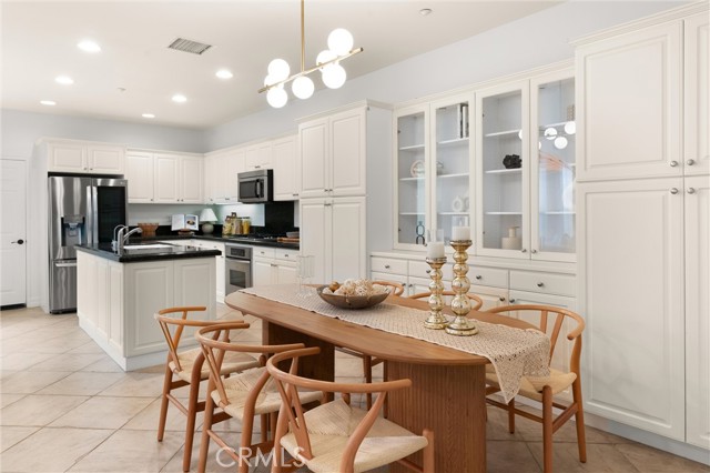 5 Orange Blossom Circle, Mission Viejo CA: https://media.crmls.org/medias/61d84c0b-a5d4-4d3f-8602-8cd4fde66318.jpg