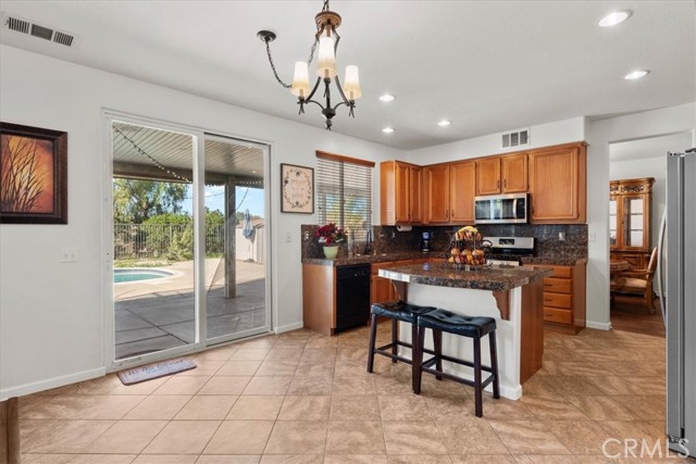 Detail Gallery Image 13 of 45 For 31183 Bell Mountain, Menifee,  CA 92584 - 4 Beds | 3 Baths