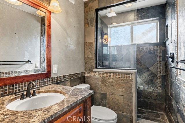 Detail Gallery Image 27 of 41 For 28070 West Shore Rd, Lake Arrowhead,  CA 92352 - 4 Beds | 2/1 Baths