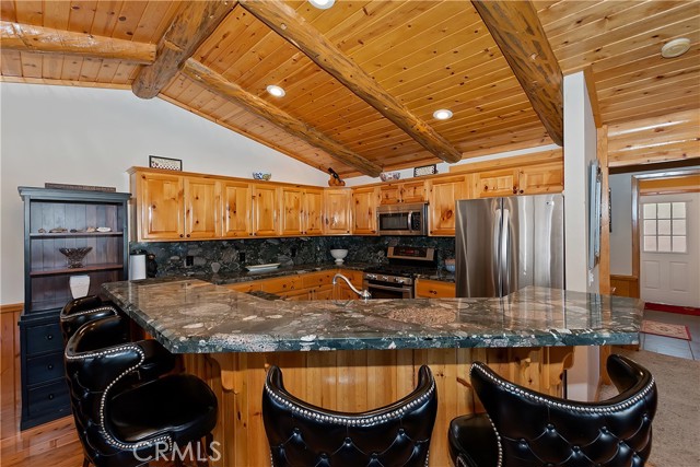 Detail Gallery Image 19 of 50 For 1362 Balsam Dr, Big Bear Lake,  CA 92315 - 4 Beds | 3 Baths