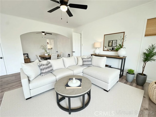 2217 10th Avenue, Los Angeles CA: https://media.crmls.org/medias/61d9fc29-d7fc-452e-8bb4-56ddf847d0cf.jpg