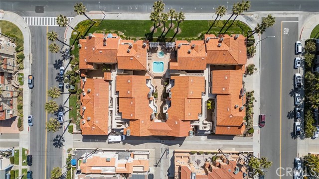 Detail Gallery Image 24 of 47 For 2000 Pacific Coast Hwy #203,  Huntington Beach,  CA 92648 - 1 Beds | 1 Baths