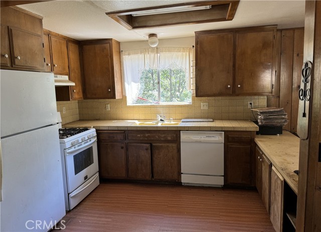 Detail Gallery Image 9 of 22 For 1076 Grass Valley Rd, Lake Arrowhead,  CA 92352 - 3 Beds | 2 Baths