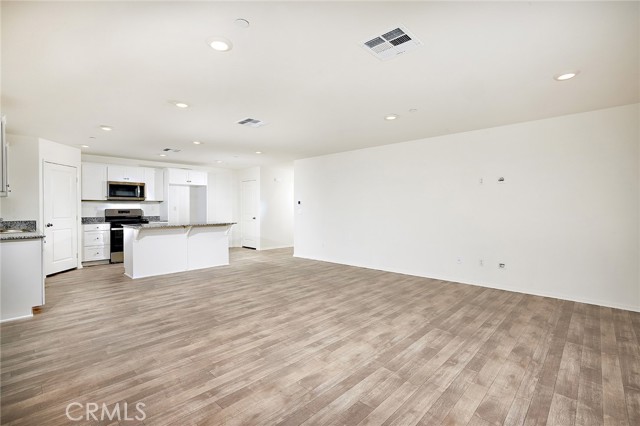 Detail Gallery Image 4 of 18 For 30490 Bel Air Ct, Winchester,  CA 92596 - 4 Beds | 2/1 Baths