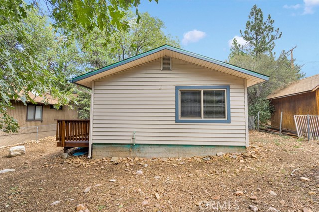 412 San Bernardino Avenue, Sugarloaf CA: https://media.crmls.org/medias/61db1d28-6ef7-49b4-9522-979139b2bc04.jpg