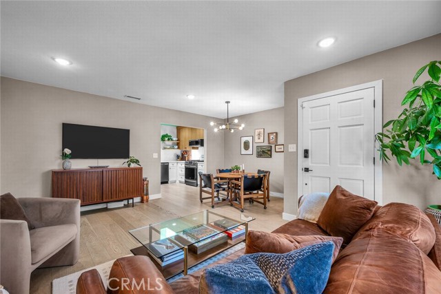 Detail Gallery Image 6 of 44 For 7451 Midfield Ave, Los Angeles,  CA 90045 - 3 Beds | 2 Baths