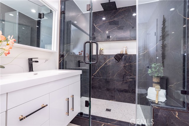Detail Gallery Image 25 of 53 For 20133 Superior St, Chatsworth,  CA 91311 - 4 Beds | 3 Baths