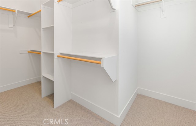 150 Bridle Drive, Burbank CA: https://media.crmls.org/medias/61db91fd-57f8-4a5a-ad21-c85217ff5825.jpg