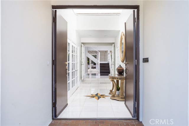 Detail Gallery Image 2 of 25 For 16871 Saybrook Ln, Huntington Beach,  CA 92649 - 3 Beds | 2/1 Baths