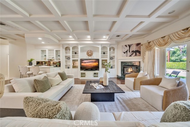 1768 Oakwood Avenue, Arcadia CA: https://media.crmls.org/medias/61dcbc98-16af-4291-83f3-25d0c979b78c.jpg
