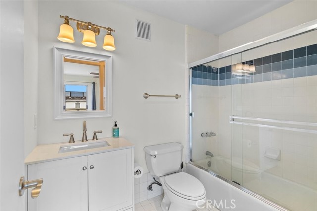 4216 Highland Avenue, Manhattan Beach, California 90266, 2 Bedrooms Bedrooms, ,2 BathroomsBathrooms,Residential,Sold,Highland,SB22108574