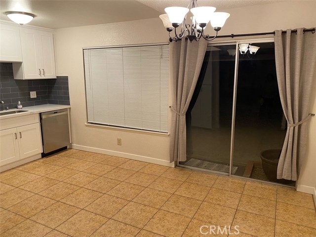 Detail Gallery Image 9 of 15 For 31074 Camino Del Este, Temecula,  CA 92591 - 3 Beds | 2 Baths