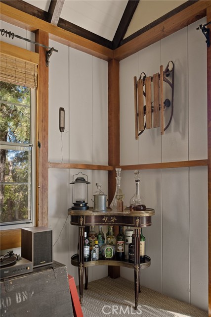 Detail Gallery Image 8 of 34 For 300 Terrace Rd, Lake Arrowhead,  CA 92352 - 2 Beds | 1/1 Baths