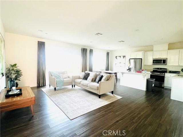 Detail Gallery Image 5 of 13 For 4480 Lilac Cir, Chino Hills,  CA 91709 - 3 Beds | 2/1 Baths