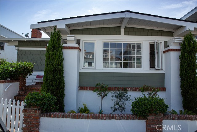 1011 Manhattan Avenue, Hermosa Beach, California 90254, 4 Bedrooms Bedrooms, ,2 BathroomsBathrooms,Residential,Sold,Manhattan,SB21155625