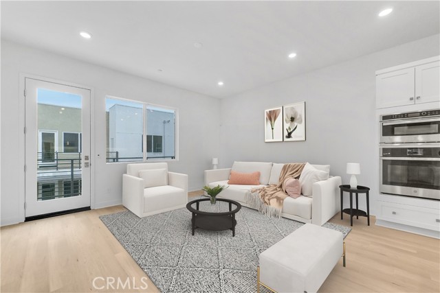 Detail Gallery Image 15 of 22 For 165 Baluster, Irvine,  CA 92618 - 1 Beds | 1 Baths